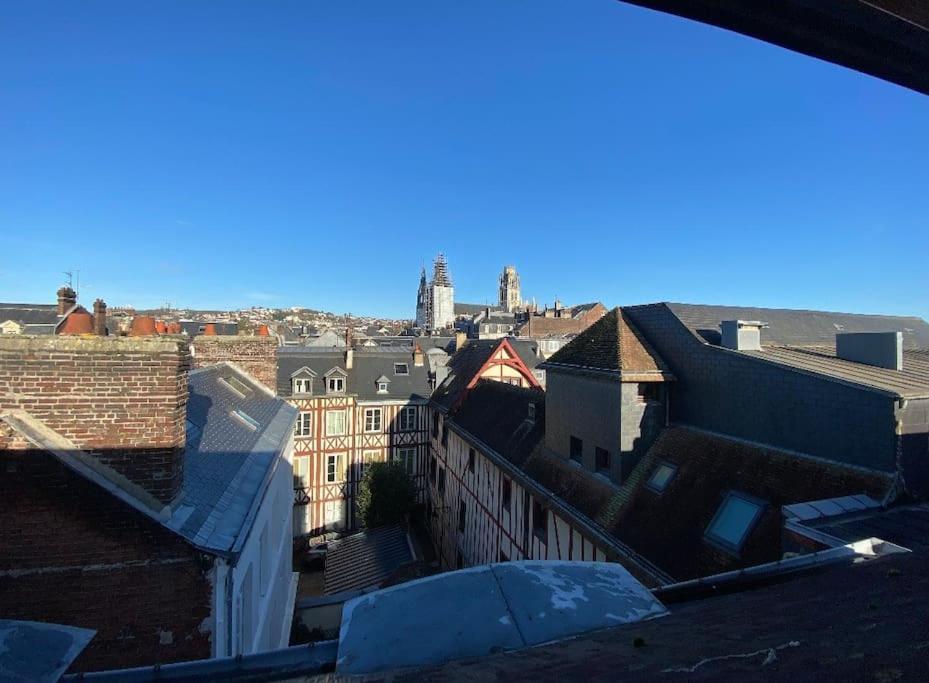 Sous Les Clochers De Rouen - Cathedrale Esterno foto